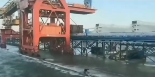 辽宁沿海口岸突发海水倒灌，，，，，，，部分口岸暂停作业
